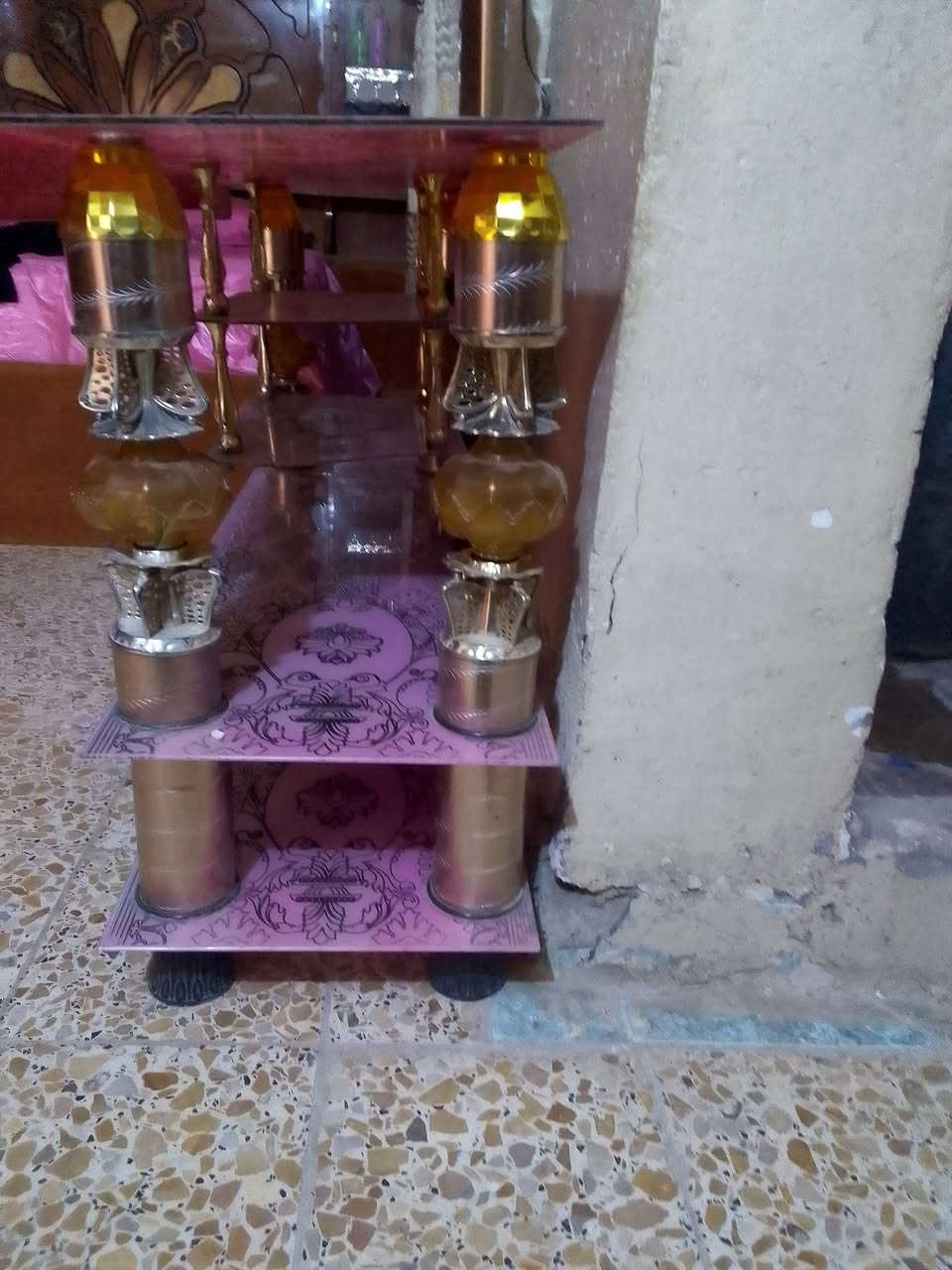 السلام عليكم 
عندي ميز بلازما جديد ونظيف جدا ذات خمس طوابق السعر ب ٥٠ الف مكاني مركز ناصرية بحي الصالحية بالقرب من شارع العروبة على شارع ابراهيم الخليل عليه السلام يم مجمع حمودي لبيع الدراجات النارية وبصفه محل تصليح البلازمات اسمه فاضل الحسناوي بالفرع على ايدك اليمنى مقابيل الحديقة تلفون ***********
