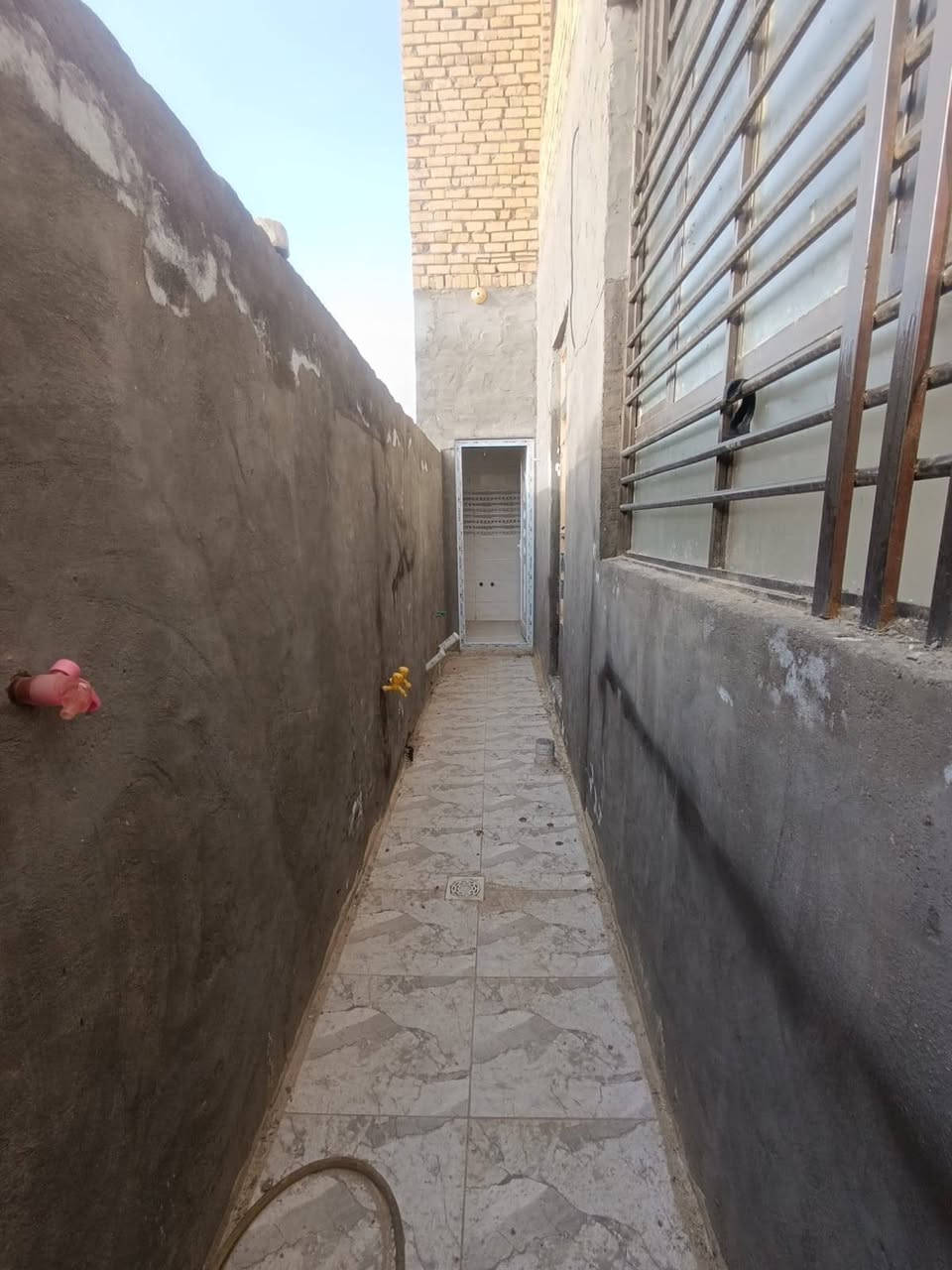 بيت للبيع أو للأيجار نهاية الحولي قرب حلويات أحمد الياسري للأستفسار ***********
