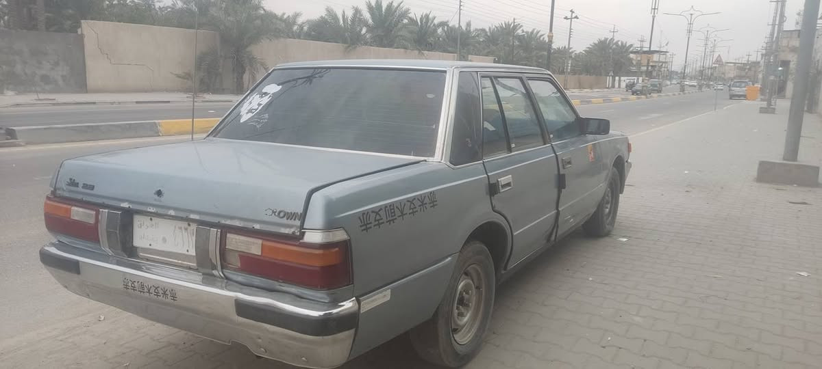 السلام عليكم سوبر كراون 1984محرك وكير ثنين ونص جدد حداده تخم تاير جديد تبريد تدفئه كله شغال سنتر لوك شغال كهربائيات كلها شغاله بيها ملاحضات بصيطه عده وكاله بيها رقم صدامي شرط التحويل للبيع او المراوس سعر 52مكاني البصره ابو الخصيب ملاحضه (مكفوله من الضربه القويه +مصبوغه عام اثر جراد) ***********
