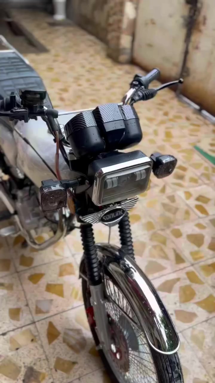 تايكر ٢٥ ماشيه ٣٠٠٠ خير من الله نضافه 💯 بعدها على وضع الوكاله مكفوله كفاله عامه محرك مامفتوح كلها شغاله مابيها نقص  صلنصه كاتم لدراجه اسعمال شخصي سعرها ٧٨٠ وبيها مجال لشراي يخابرني ويدلل عنواني بعقوبه  ***********
