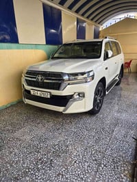 لاندكروز موديل 21 شركات  ماشيه 100الف كفاله عامه فقط  دعاميه خلفيه فول...