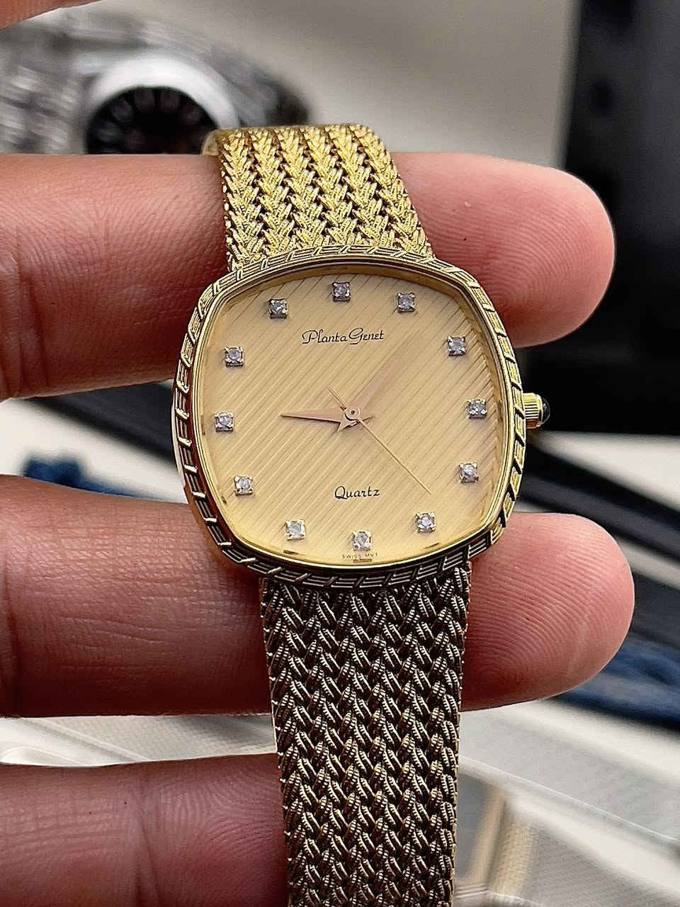 PLAUTA GENET 🇨🇭
السويسرية كُلياً
حالة الساعة 100% 
طـلاء ذهب بـالكامل
تعمل بنظام الكوارتز ألدقيق 
الماكنه مُختمه swiss
الابعاد : 30,5*30,5 mm
‎9080385 : الرقم التسلسلي
السير حصيره 
الزمبلك يحتوي على حجر 

📥للحجز و الاستفسار دايركت


**إذا كنت صاحب هذا الإعلان وتريد حذفه لأي سبب، رجاءا أرسل رسالة إلى الدعم الفني**