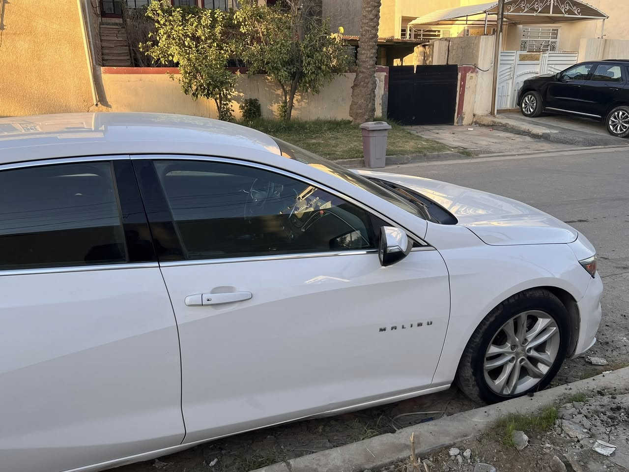 ماليبو موديل 18 lt رقم بغداد
ماشيه 130 الف كيلو
محرك 1500 تيربو
حادثها جاملغ وبابين بدون ايرباك
بصمه تشغيل وبصمة ٤ ابواب 
شاشه ابل كار بلي 
تبريد قطعتين 
كشن السايق كهرباء
السيارة باسمي تحويل ثاني يوم
السعر 98 ورقه وبيها مجال
للاستفسار : ***********
العنوان السيدية
