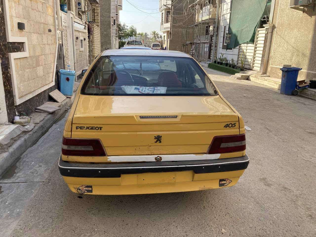 السلام عليكم بيجو نضيفه السياره سياره كير مكينه تبريد خير من الله والسعر 28وبيهة مجال اتصل ***********
