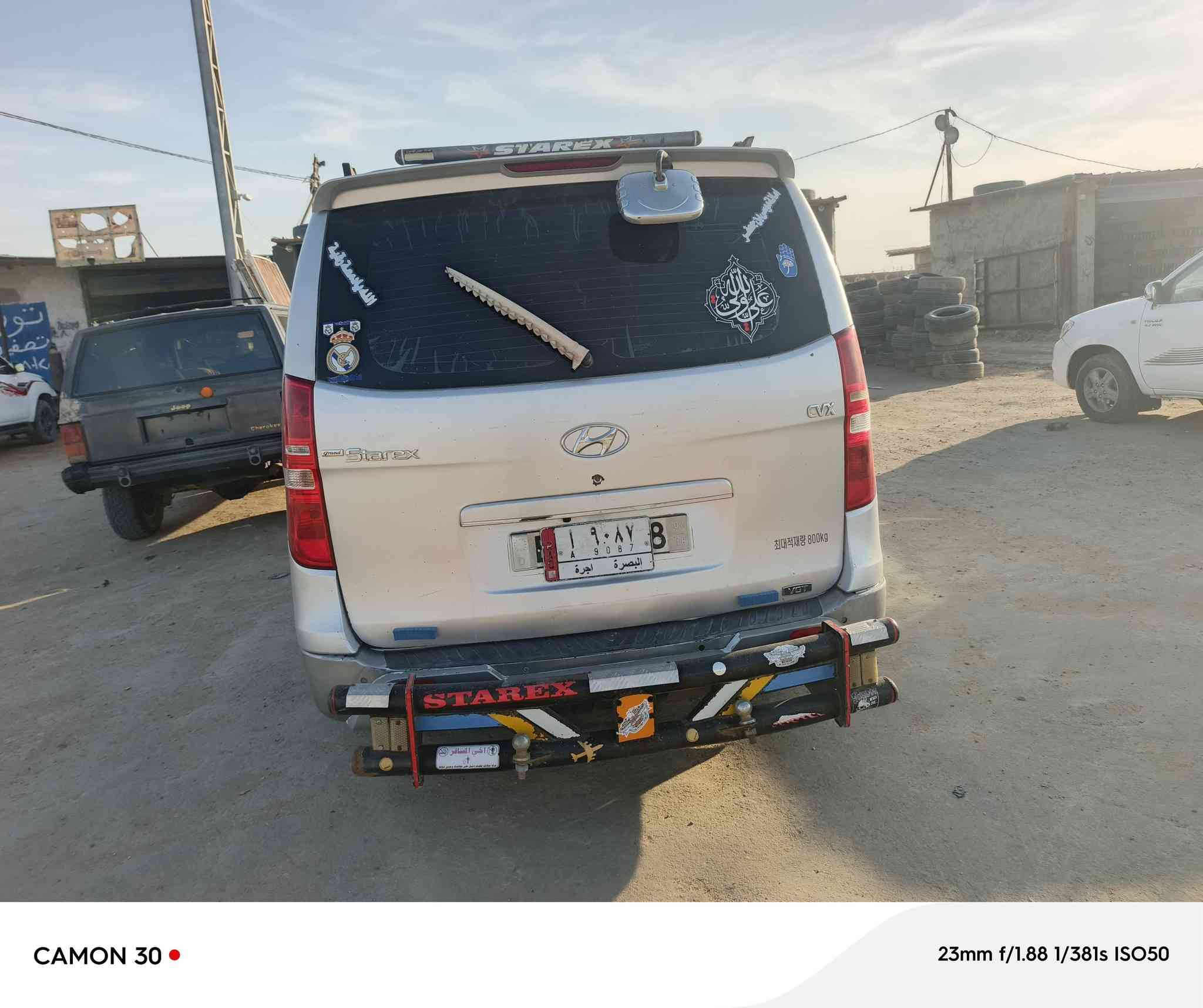 ستاركس 2009مسكر اصل كير اوتو 
بيها صبغ احزام جماليه وضربه بالمدكر الايمن بدون تصليح ع وضعه السعر 
135

***********
