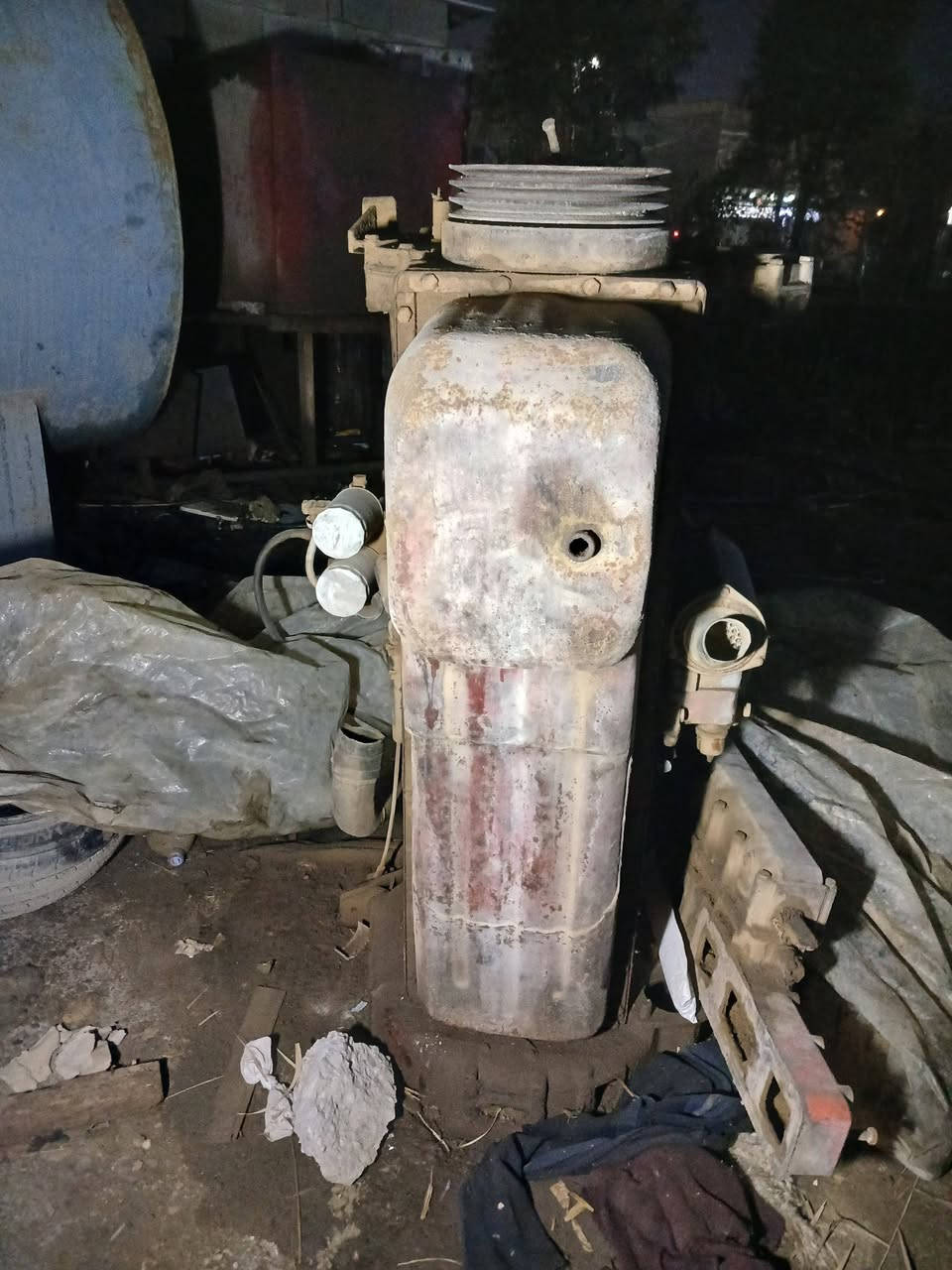 السلام عليكم مكينه 13 كامله هيه وتعرعاتها سايس عشرين بس كاضه المكان واسط ***********
