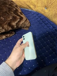 ايفون 12 عادي لون فستقي ذاكرة ١٢٨ باتري 75  شاصي نظيف مثل ما موضح بل ص...