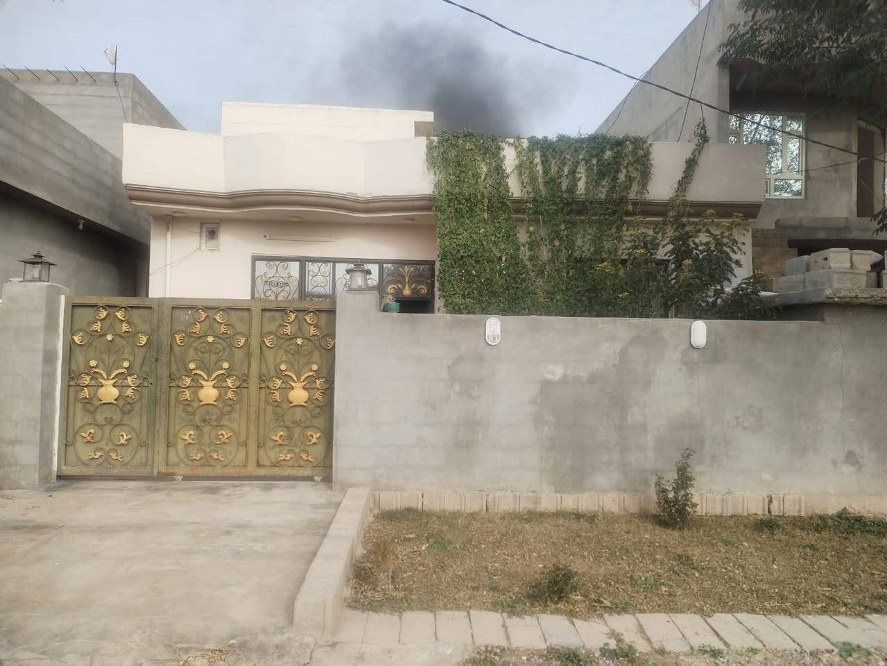 دار للبيع 7 نيسان رابرين مقابل مخزن الببسي
للأستفسار أكثر ***********
