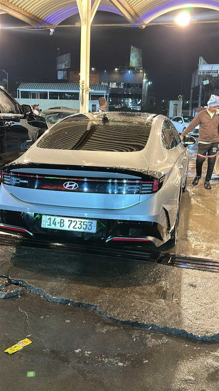 ⸻

🚗 للبيع سوناتا 2024 وارد أمريكي
محرك 2.5 تنفس طبيعي GDI اقتصادي وقوي
جير أوتوماتيك / تعليق فول مواصفات
ماشيه :40 الف كيلو زيرو وقابل للزياده 
السياره (معوقين) ورقم بصره والمعوق موجود و بصحه جيده 
ضرر السياره :جاملغ وبنيد فقط صور الحادث مرفقه مع المنشور 
✨ المواصفات:
 • تشغيل بصمة
 • شاشة كبيرة + نظام ملاحة
 • رادار + نظام الحفاظ على المسار
 • كراسي جلد
 • كاميرات + حساسات
 • مثبت سرعة
 • مكيف قوي
 • جنوط سبورت
 • السيارة نظيفة جداً وما تحتاج شي

📍 السيارة بحالة ممتازة – استعمال شخصي – جاهزة للفحص بأي مكان
💰 السعر 185 وبيها مجال بسيط حك الجيه 

📞 للتواصل: (***********
