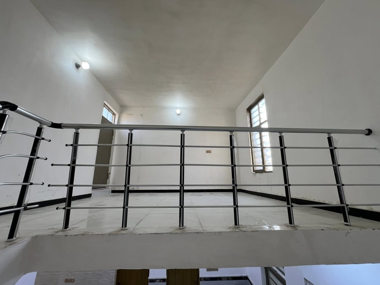 السلام عليكم ورحمة وبركاته
مشتملين ألبيع المساحه 🏢
120 متر +100 متر 
اركان ع ساحه 
في منطقة الشيشان الاولى 
قرب منطقة الصحفين 
أبنأء حديث و جهأز ألسكن ✅💎
جميع الخدمات متوفره 
الاستفسار ع الرقم 
***********
