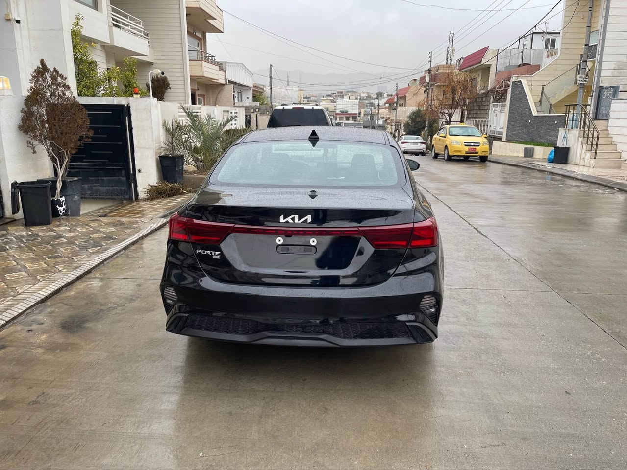 Kia forte.   ( model 2024 )

كلين بي بۆیاخ بێ ئیرباگ ،بی سارد 
رەقەم کاتی نا شکاوە ٣ مانگی لەگەڵە بۆ رەقەم 
مەکینە 2000 دووش 
تحکم ستیرن رادار خەتی جادە حساس پێش و پشت  شاشە گەورە 
 ٣ مۆدی لێخوڕین Sport/Normal/Smart
زۆر مواسەفاتی تر 
2 سویچی لەگەڵە 
سەیارەکە بچوکترین نەقسی نیە جاهیزە
تەنها ٢٦ هەزار ڕۆشتووە 
نرخ   ١44 $ 
ژمارەی مۆبایل    *********** 

Kia forte Model 2024 

‎السلام عليكم ‏

‎كيا فورتي 2024 وارد امريكي

‎کلین بدون صبغ و بدون ايرباك بدون بارد   

‎محرك كير كلشي كفاله 

‎محرك 2000 Doch دوش

‎رادارات جانبيه تحديد النقطه العمياء 

‎رادار خلفي تنبيه عند الرجوع

‎رادار امامي

‎تحديد مسار/ سياقه ذاتيه 

‎اوتو بريك /توقف ذاتي عند الاقتراب 

‎اشاره بل مرايه 

‎شاشه كبيره 

‎فول تحكمات ستيرن 

‎3 انظمة قياده Sport/Normal/Smart

‎كروز مثبت سرعه 

‎حساس اطارات 

‎شاشة ضبط واعطال بل دشبول 
2 سویج ویاها 

‎ماشية 26  الف

‎السعر (١٤٤  $)  

‎العنوان  السلمانية  
الرقم *********** السليمانية, العراق
