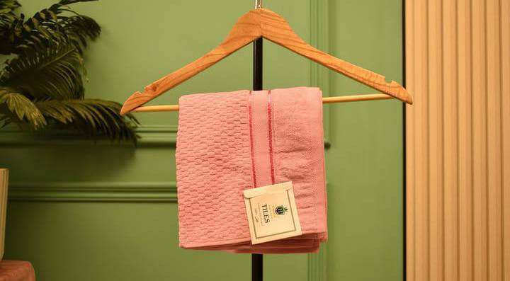 خاوليات الهنديه الدرجة اولى 

نوعيه ممتازة جدا خامة درجه اولى 

سعر القطعه ب4000

توصيل داخل الغزالية وبغداد والمحافظات كافة بس ب3000

لطلب مراسله الواتس ***********

ملاحظه من حق الزبون فحص البضاعه بوجود المندوب
