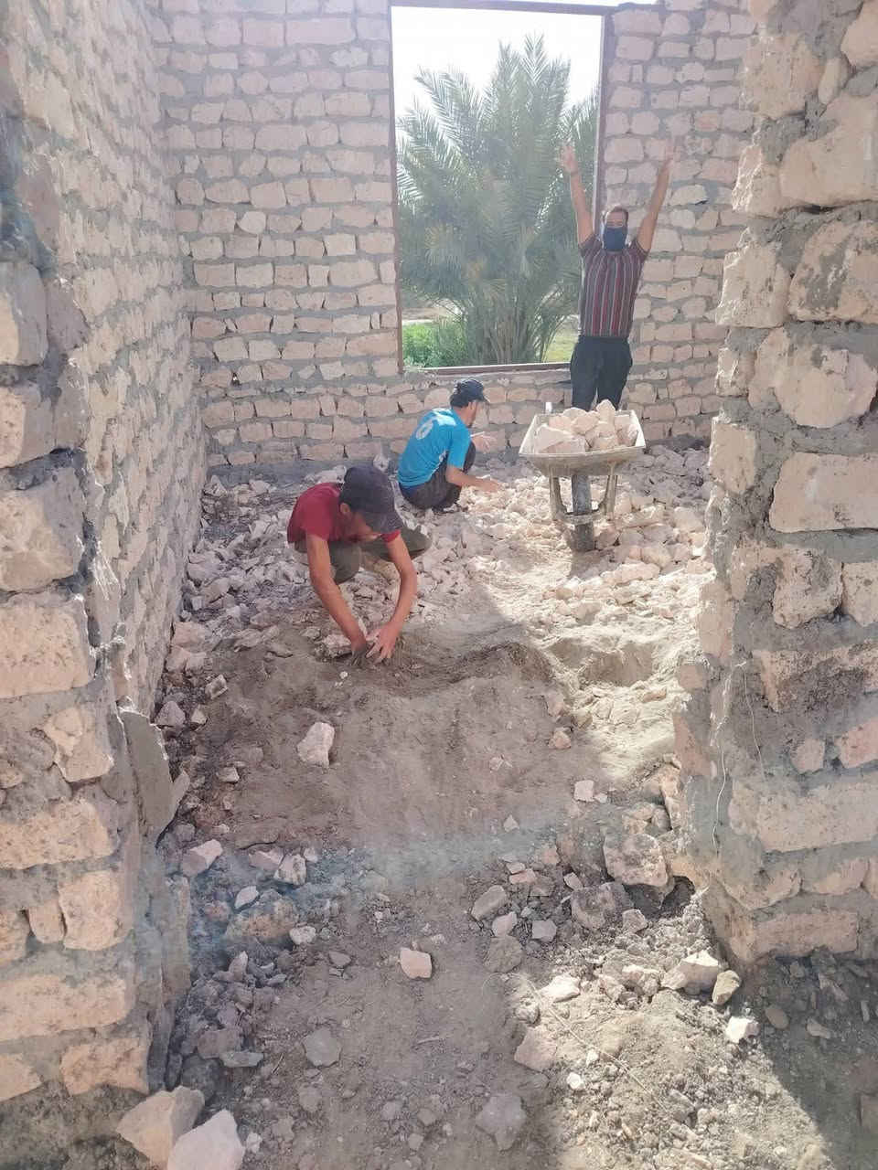 سلام عليكم  /  يوجد كادر عمل جاهز /  تصعيد مواد /  تنضيف بيوت /  تفليش /  تكشيط /  دفن نهري /  شقلنه ليل ونهار /  ومعداتنه جاهزه  ومالك دخل بكلشي تأخذ شقل جاهز مني سلمني شقل وتأخذ شقل جاهز / ماعليك بس تصال على رقم /// ***********
