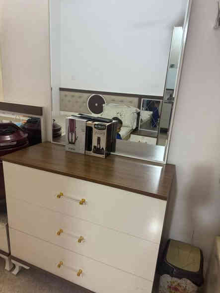 غرفه نوم للبيع ٧ قطع نظيفه سعره ٣٥٠ وبي مجال للشراي
للاستفسار اكثر ***********
