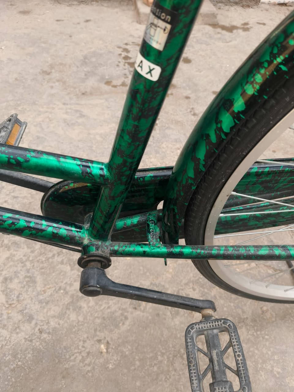 للبيع بايسكل بناتي حجم 26 ياباني اموشم نضيف كلش عوزه اچوابه فقط السعر 130 وبي مجال***********.
