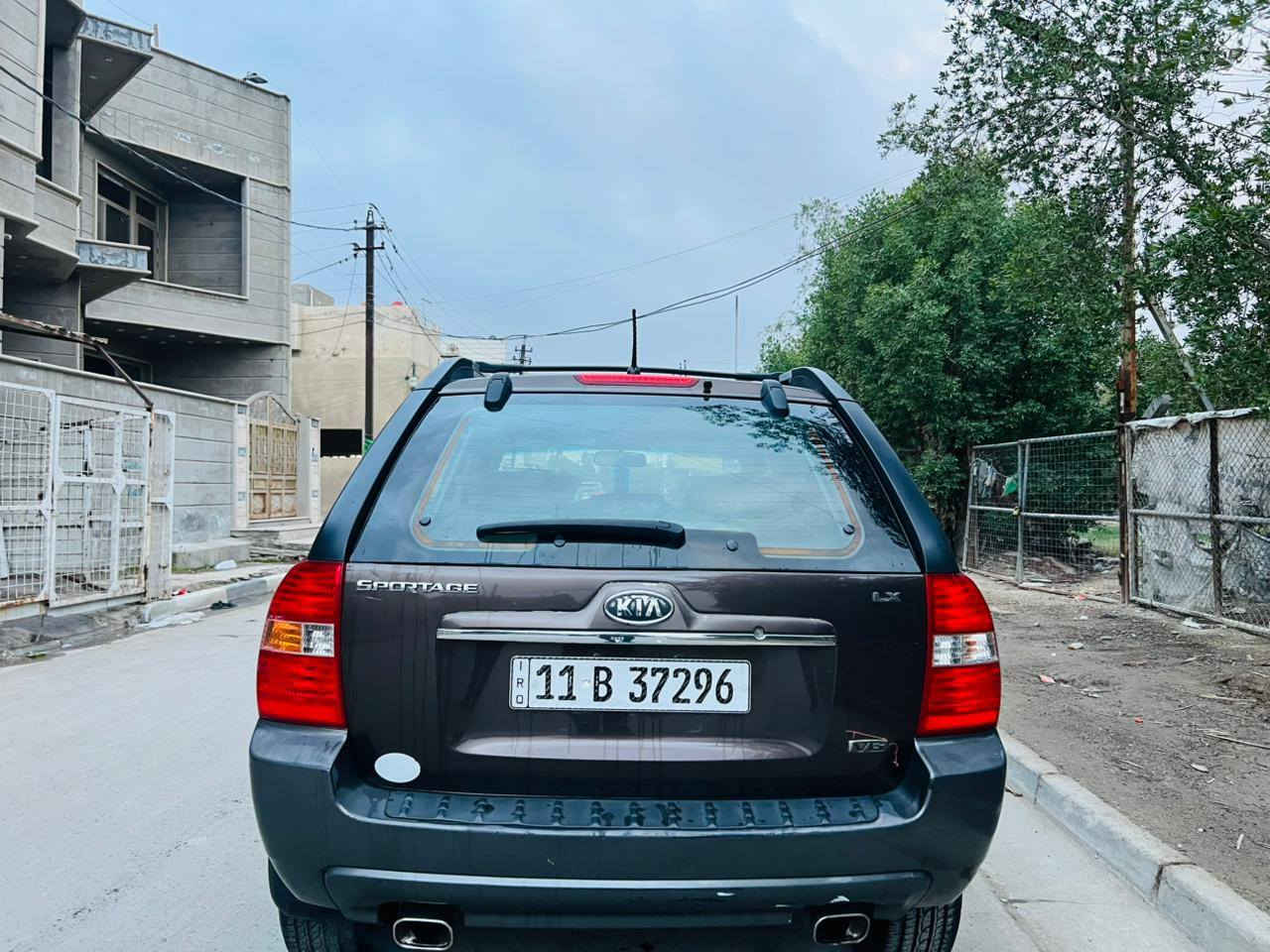 السلام عليكم كيه سبورتج موديل ٢٠٨ وارد امريكي صور حادث منشور السياره جديد وجاهزا مكينه وكير وحداديه وتبريد مكفولات مكينه ٦ سلندر العنوان بغداد الامين الثانيه شارع نواب السعر ٩٢وبيه مجال شي بسيط الهاتف ***********
