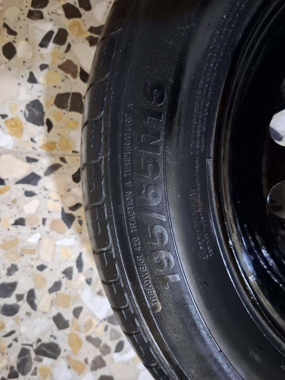 زوج تايرات  ١٥ نضيفات ويالة مصبوغات صبغ حراري سعر ٦٠ مكان الشعلة الهاتف ***********
