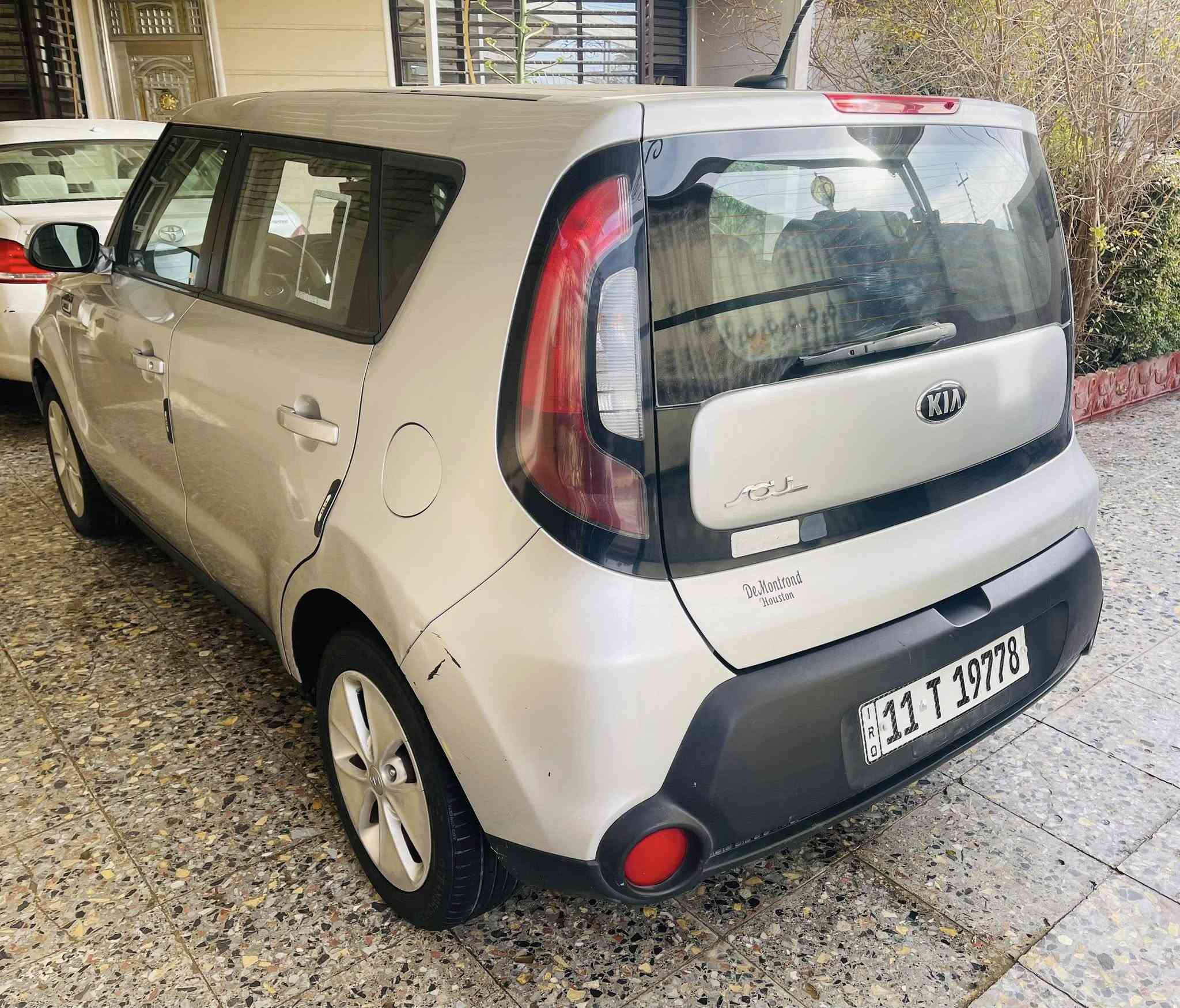 السلام عليكم / من رخصة الادمن 
كيا صول 2016 كفالة عامة من الصبغ والتبديل رقم بغداد إنكليزي باسمي مواصفات شاشة كامرة تحكم استيرن ايكو مكينة كير تبريد صدر تخم تاير السيارة نظيفة جداً 
السعر 114 
للاستفسار ***********
