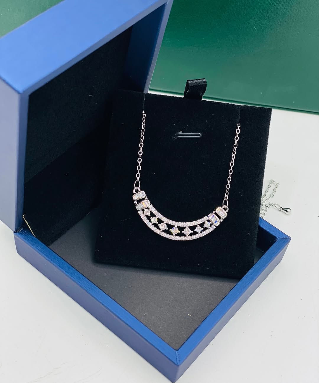 🤍 كلادة فضي 🤍
أناقة ناعمة ولمسة راقية تناسب كل الإطلالات ✨
فضة بلون ثابت ولمعة مميزة
تصميم عصري يضيف جمال وبساطة بنفس الوقت 👌
مناسبة للبس اليومي أو كهدية أنيقة 🎁
💍 نتميز بكل ما هو جديد بعالم الإكسسوارات
📩 للاستفسار مراسلة الصفحة
📍 تكريت – مجمع العقيق التجاري مقابل منتزه زيونة
🚚 توصيل إلى كافة محافظات العراق
#كلادة #فضة #إكسسوارات #Girly #ترند


**إذا كنت صاحب هذا الإعلان وتريد حذفه لأي سبب، رجاءا أرسل رسالة إلى الدعم الفني**