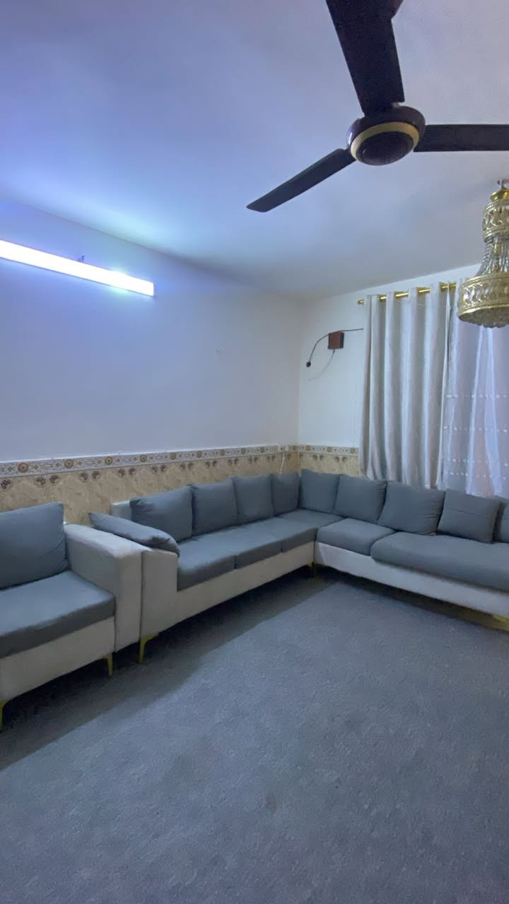 كورنر ٨ مقاعد تركي نضيف جدا جدا ويه قنفه ثلاثيه اني مرهمتها وياها مو ويه الكورنر وياه مفرش تخم ويه بردات رصاصي كولها للبيع مكان الدوره ابو طياره سعر ٥٠٠ كولهم وبي مجال بسيط جدا


**إذا كنت صاحب هذا الإعلان وتريد حذفه لأي سبب، رجاءا أرسل رسالة إلى الدعم الفني**