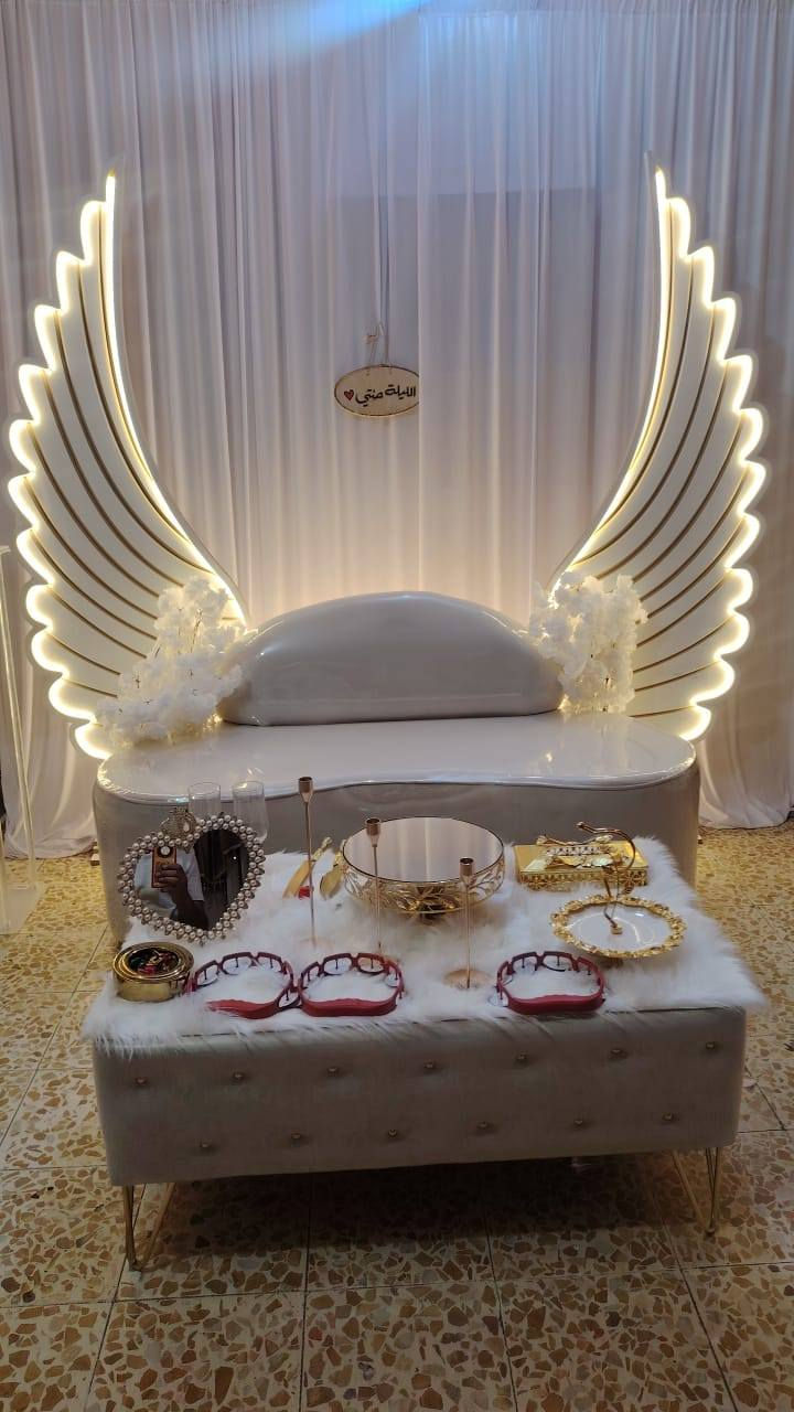 (التميز مع كوشات حسين)🕺💃
&خطوبة 💍 
&حنة  👰🤵
&عرس 🤵‍♂️

*تتكون الكوشة من
*ستائر خلفية بيضاء 🌫
*قوس ورد 🌹 🎈 
*شازلونة كلاسيكية  💺
*طاولة امامية  
* 3 طاولات جانبية 
*تلبسات ذهب عدت اشكال✋🏻🖐
*مرايا 🪞
*قبولات / هل تقبلين ؟ نعم قبلت !⁉️💎
*مغطس🛁
*ستان كيك مع الشوكات و السكين 🍽🎂
*اقداح  للعرسان 🍺🍺
*القران الكريم 📖
*صينية بياضات🍚
*شمعدان🕯
*نشرة ضوئي شلال و انارة 🧬 
( يختلف التزين حسب المناسبه)

للحجز والاستفسار مراسلة  
🤳الصفحة او واتساب(***********)) 📞

 🚚التوصيل بغداد فقط 
    
الفرح الدائم ان شاء الله
