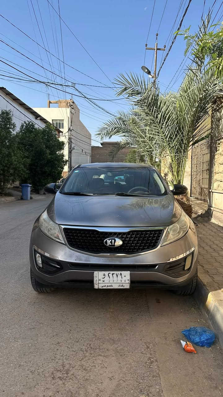 سبورتج ٢٠١٤ وارد امريكي
السيارة خير من اللّٰه المكينة ناعمة مابيهه دوانز سيارة

مطالعة محافظات و استخدام منزلي بالعافية عالياخذهه ضررهه جنطة صور الحادث مرفقة بالمنشور و شوية بيهه شخوط بباب الصدر تتكحل

محورة من امريكا تشغيل عن بعد شغال و مابي مشكلة

تبريدهه ثلج حدادية ١٠٠٪ رقم بغداد

مكاني كربلاء حي الحسين 

رايدهه ب١٢٠ و بيهه مجال 

***********
