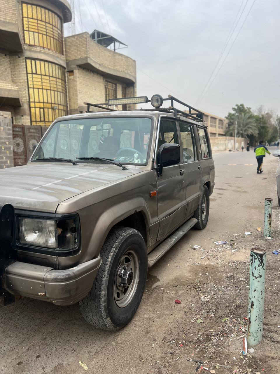 سلام عليكم
سيارة ازوزة موديل 1995
 كير و محرك وصدر مكفول
سعر 40ورقة وبيهة مجال
مكان بغداد مدينة الصدر
 رقم ***********
