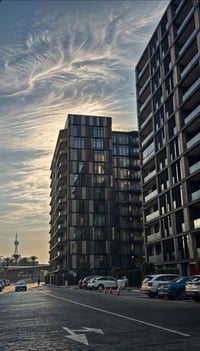 متوفر شقه مساحه ١٣٠م في مجمع جواهر دجله في الكاظميه تحتوي على غرفتين ن...