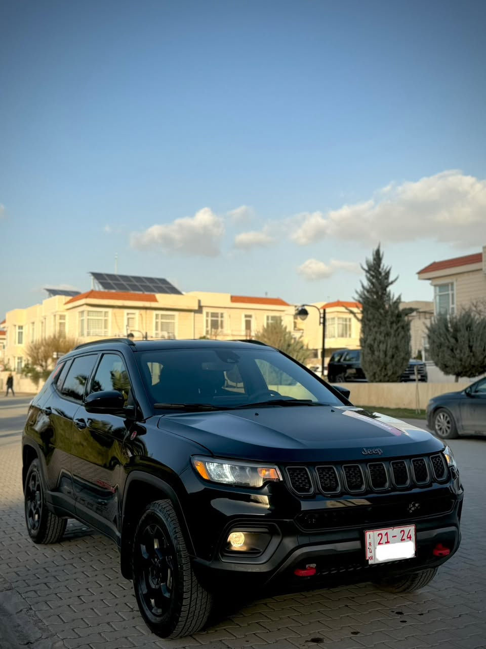 JEEP COMPASS Trail Hawk 2024
‎جيب كومباس تريل هوك  
‎ موديل2024شكل الجديد
‎ ،ماشيه 10 الف فقط
‎فول فول مواسفات TRAIL HAWK
محرك 4 سلندر 2000 تيربو 
‎فور ويل 
OFF ROAD PAGES 
‎، شاشة كبيرة
‎كاميرا ، كشنات جلد
كشنات كهرباء كشنات تبريد كشنات هيتر ستيرن هيتر
لايتات زينون ليد بك لايت ليد 
شحن واير ليس
‎، تحكمات ستيرن جهتين ، سايد بريك بصمة 
‎، تبريد وتدفئة قطعتين امامي وخلفي ,
‎تشغيل عن بعد ، رادارات امامي وجانبي مع نقطة عمياء حساسات خلفي ، مثبت سرعة ذكي تفاعلي ، نظام تحديد مسار ، اوتو ستوب توقف تلقائي ، بصمة أبواب
‎صندق كهرباء  
ABS,TC,NAVIGATION,GPS,WIFI,bluetooth,AWD
‎نيزام اوف رود SNOW,MUD,ROCK,SAND
‎سياره رقم كاتي تترقم شمالي فقط اربيل سليماني دهوك
‎حادث خفيف راس بنيد بدون ايرباگ بدون دواخل 
‎لغد شاصي كل بشرط 
بجم كل بيلادي
‎مكان السيارة في السليمانيه 📍
سياره بدون رقم تترقم شمالي فقط 
سليماني اربيل دهوك

‎للتفاصيل اكثر التواصل على الخاص
*********** 📞
