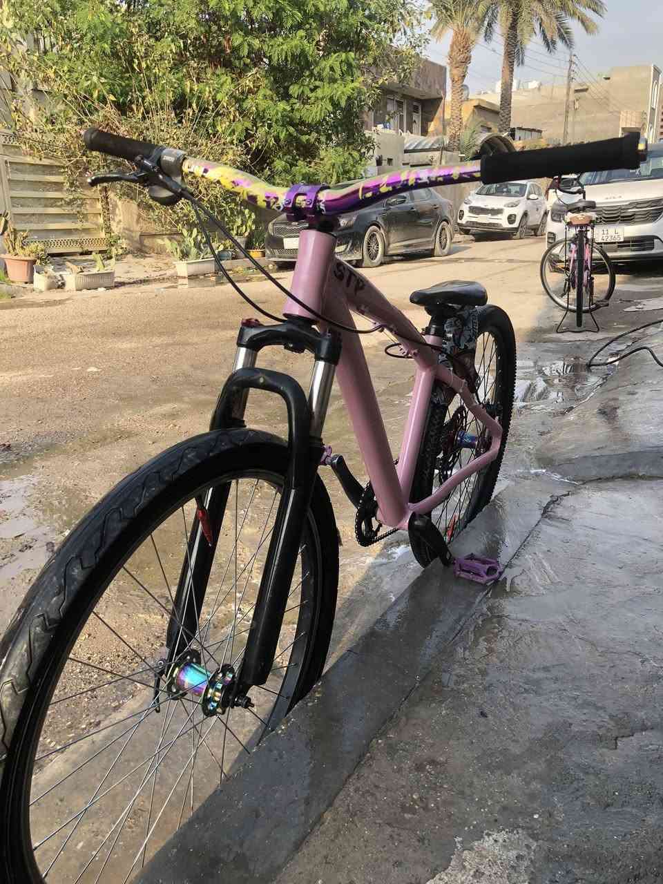 سلام عليكم بايك استعارص سناب
باسكل مصبوغ صبغ حراري مال سيارات وعلي نانو سيراميك بايسكل عليه بطيخات سبع الوان صوت طرب  دبل شغال حجم البايك ٢٦بريك شيمانو دهن بايكسل مكمل مكاني بغداد الرقم ***********
