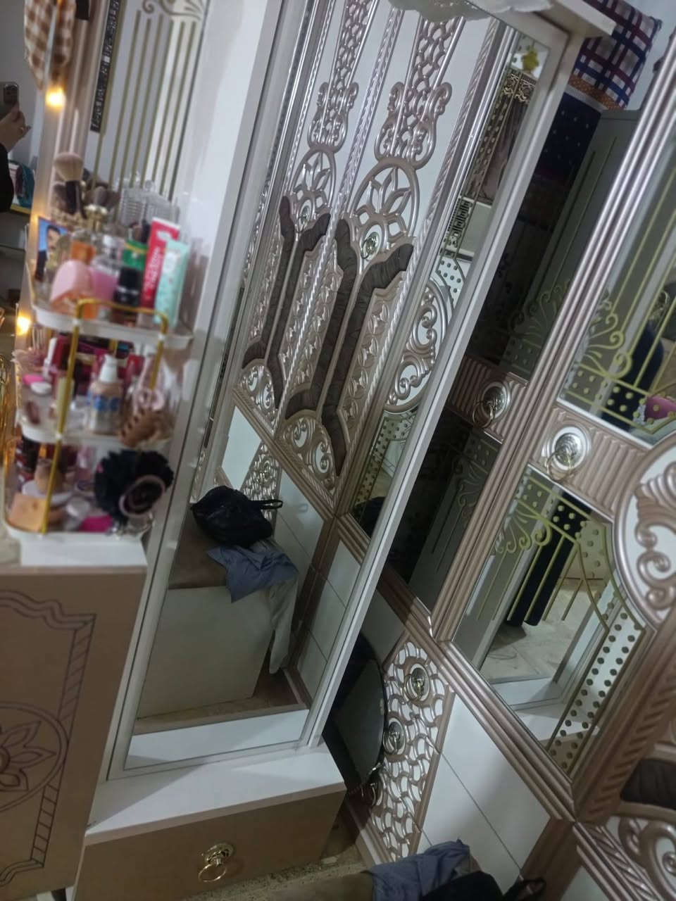 سلام عليكم غرفة ضخمة للبيع السعر مليون ونضيفة غرفة تسعه قطع


**إذا كنت صاحب هذا الإعلان وتريد حذفه لأي سبب، رجاءا أرسل رسالة إلى الدعم الفني**