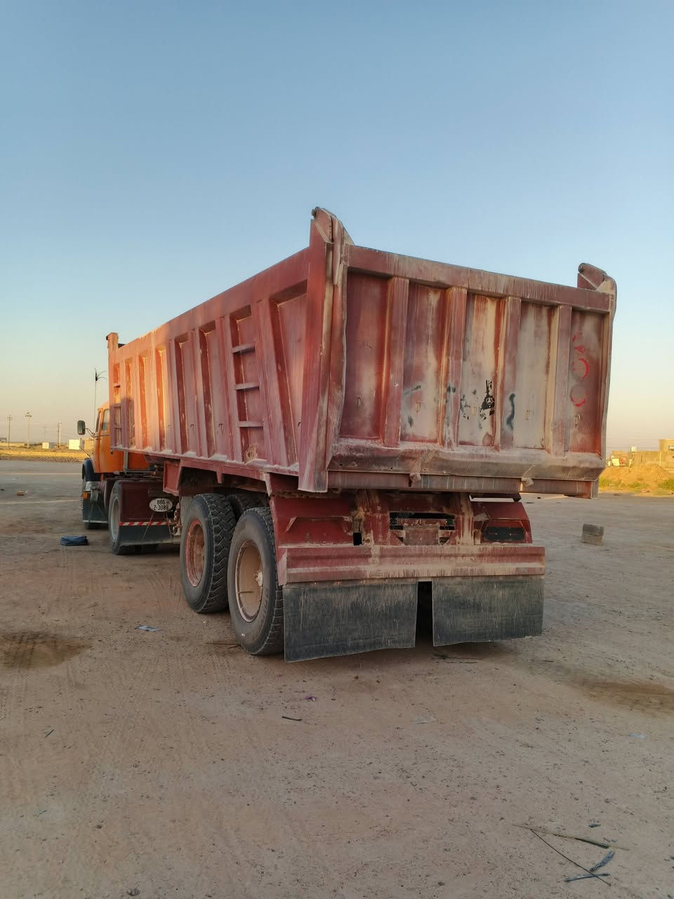 قجمه سوبر للبيع
موديل 82بلاد
 محرك كير اكسن مكفولات
عربانه حدات ابو عمر
30متر ستندر
مجموعه 16 
تخم تاير 
سعر 375وبيه مجال 
رقم الهاتف ***********
مكلف بل نشر
