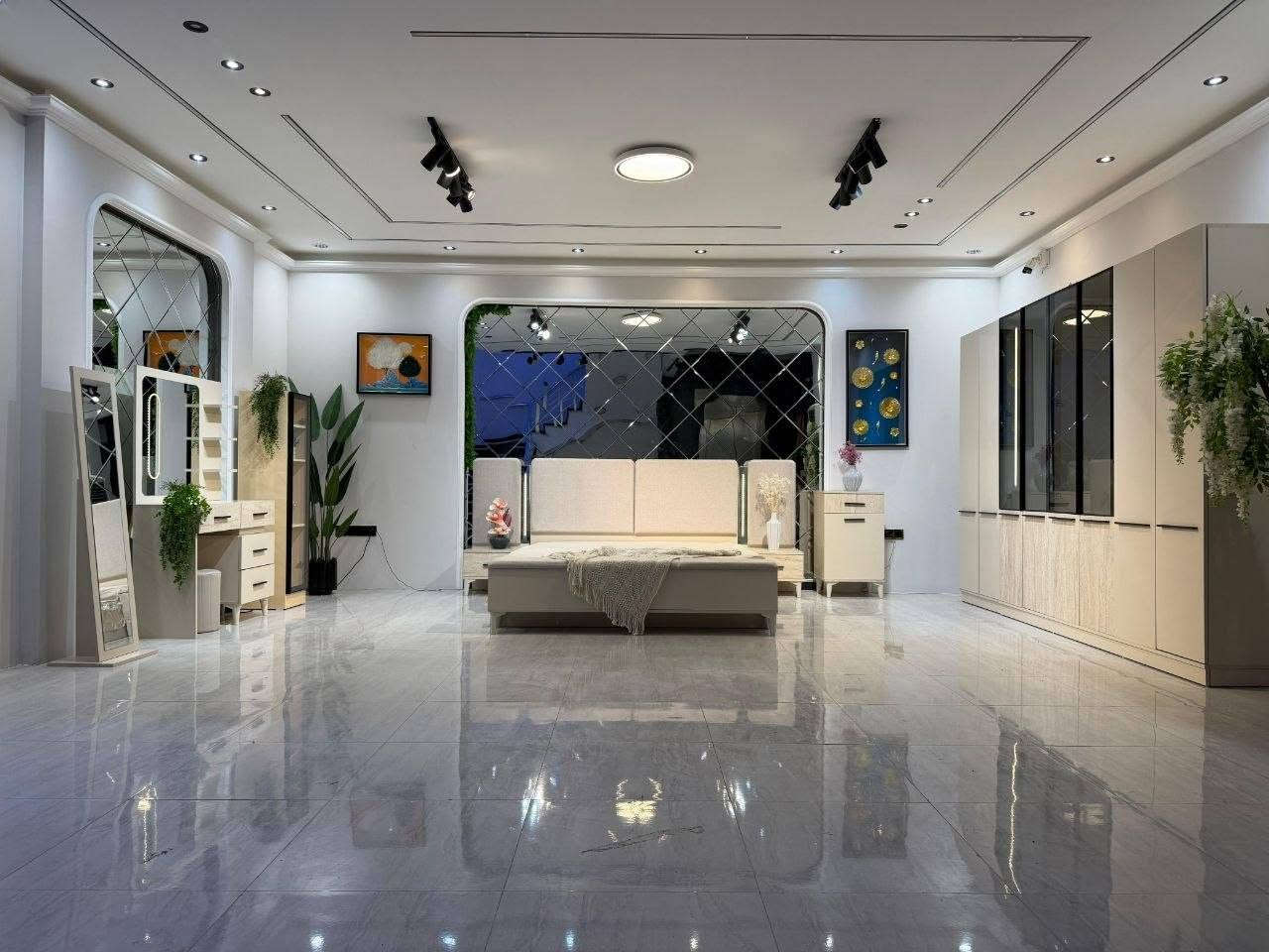 *تم وصول موديل صباح*
*11قطعة الاصلي*
*فاترينة عطور ومكياج*
*كنتور مختلف ٤باب المنيوم*
*قياس الكنتور٣٢٠ سم ارتفاع ٢٢٠*
*قياسات الغرفه ضخمة*
*١٢ باب بالكنتور*
*سرير مخزن +شازلون مخزن*

*بسعر مليون و300
نسبه بغداد والاطراف 50


**إذا كنت صاحب هذا الإعلان وتريد حذفه لأي سبب، رجاءا أرسل رسالة إلى الدعم الفني**