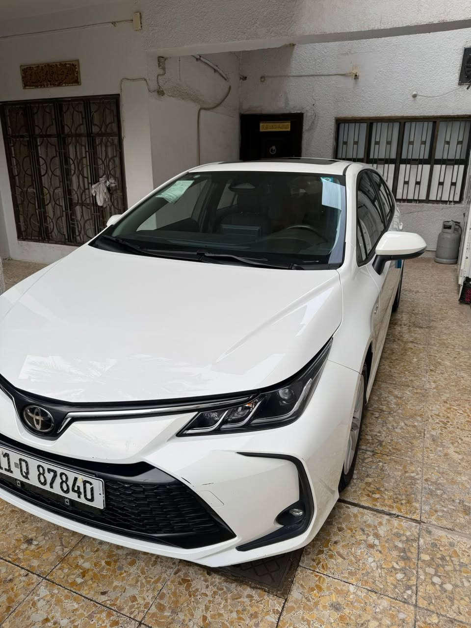 سلام عليكم 
كورلا هايبرد ♻️
سعر ١٤٩ 
موديل 2024 
ممشى السيارة 26.000 الف فقط 
مواصفات 
فتحة سقف 
رادارة 
كامرة خلفية 
بصمة تشغيل 
دخول ذكي 
تحكم مقود كامل 
تحديد مسار 
قياده ذاتيه 
شاشة كبيرة 
وباقي الموصفات المعروفه 
السيارة جديده جداً بدون صبغ بدون تبديل جاهزه من جميع النواحي 
مكان السيارة بغداد شارع فلسطين  
هاتف   ‭0771 522 6031‬
