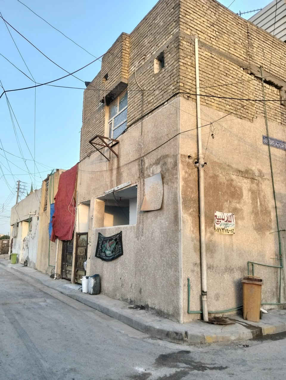 بيت للبيع يحتوي علا منزل طابق ارضي مؤجر ب 300الف المساحة 74متر مربع ركن. للاستفسار ***********
