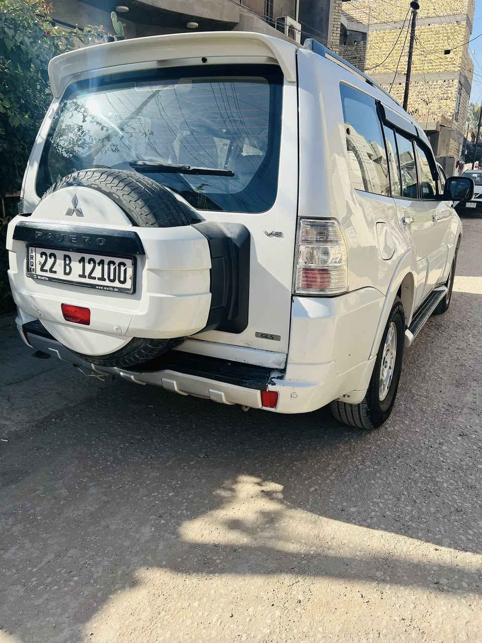 السلام عليكم باجيرو حبتور 2007 باسمي رقم اربيل سياره فول مواصفات تحكم ستيرن فتحه سقف مري شفط تبريد خير من الله كير محرك حداديه تخم تاير كله جديد الداخل بيجي جلد دشبول اسود  السياره بيهة جاملغ امامي فقط صبغ يعني بدون لا ضربه ولا شي اثر شخط بي ومصبوغ وسيارع جاهزه وحلوه مال جناي مكينه 3500 
السعر 126 وبيهة مجال مكاني بابل الحله مركز مدينه 
***********
