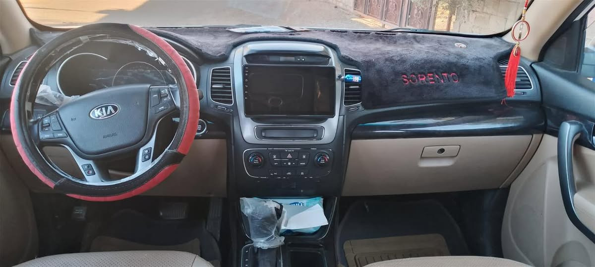 كيا سورنتو للبيع موديل 2015 خليجي السيارة مكفولة وجديدة رقم بغداد محرك 6  ماشيه 78 اصل بانوراما السيارة فول مواصفات المكان بغداد التاجي السعر ١٩٥ وبيها مجال 
للتواصل عبر الهاتف 
***********
***********
