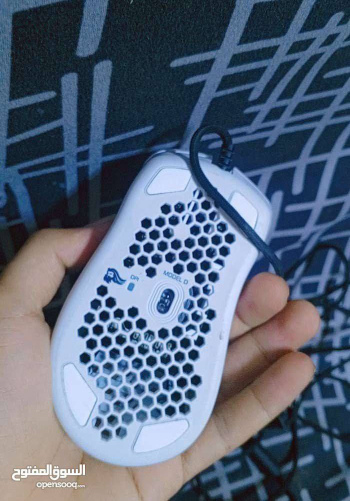 🚀🔥 PC Gaming متكامل للبيع – عرض جاهز + ملحقات احترافية! 🔥🚀
إذا تريد تدخل عالم الألعاب بدون ما تشتري أي قطعة زيادة، هذا العرض إلك 👇
💻 المواصفات الرئيسية:
⚡ المعالج: Intel Core i5-12400F – أداء قوي جداً للألعاب
🎮 كرت الشاشة: AMD Radeon RX 5700 XT – يشغل ألعاب AAA بسلاسة عالية
🧠 RAM: 32GB DDR4 3600MHz
💾 التخزين:
HDD 500GB
SSD 128GB
M.2 NVMe 256GB (إقلاع سريع جداً 🔥)
🔌 Power 500W
🖥️ الملحقات ويا الجهاز:
🖥️ شاشة 165Hz Full HD – سلاسة عالية بالألعاب التنافسية
🎮 يد تحكم GameSir
🖱️ ماوس Glorious Model D
⌨️ كيبورد ميكانيكي من Redragon
🖥️ وياها كيس Gaming ماخوذ جاهز
وياها ايضا ميز كيمنك
🎯 مناسب لـ:
✔️ Warzone
✔️ GTA V
✔️ PUBG
✔️ Fortnite
✔️ بث مباشر ومونتاج
📍 الفحص متاح قبل الشراء
📦 العرض كامل (ما ينفصل)
💰 السعر: مليون و200 قفل


**إذا كنت صاحب هذا الإعلان وتريد حذفه لأي سبب، رجاءا أرسل رسالة إلى الدعم الفني**