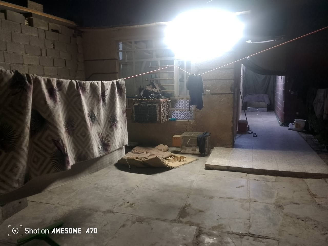 سلام عليكم بيت للبيع موقعةشهداء العبيدي  بضهر مدرست رفيدةبل حواسم علة شارع خدمي كلش
بي ستقبال وغرفتين ستقبال وغرفة مسكفات سندويش وغرفة منهن عكادة بيت كاشي واصل نص حوش مساحت بيت تقريبن فوك ال 200 متر واجهيت بيت علة خدمي 
تواصل ول ستفسار عل رقم
 
***********
محمد
***********
