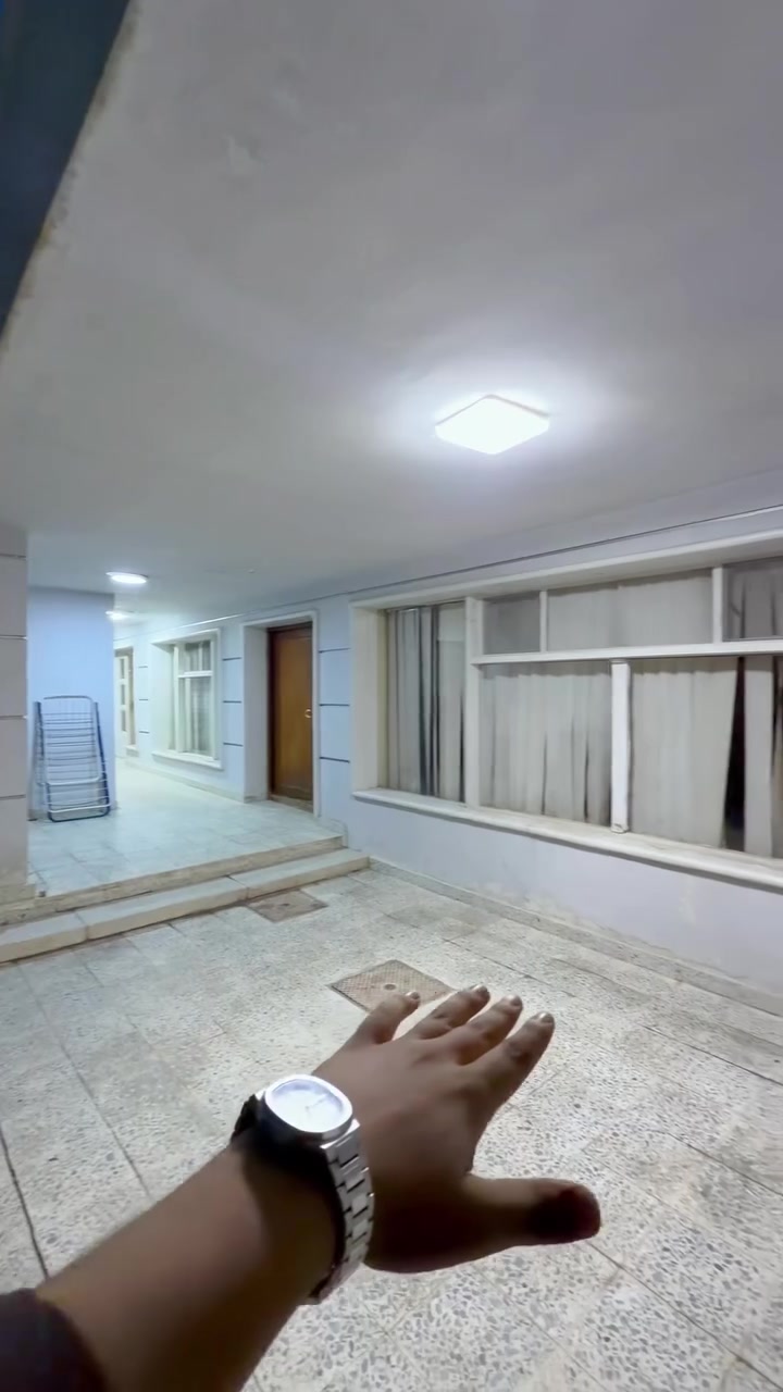 🔥 فرصة استثمارية نادرة في قلب المنصور 🔥

📍 المنصور – حي المتنبي (خلف المول)

للبيع عقار بموقع استراتيجي ومميز جداً في واحدة من أرقى مناطق بغداد:

✅ المساحة: 500 م²
✅ الواجهة: 20 متر
✅ يباع كاملاً أو نصف المساحة
✅ مناسب جداً لإنشاء بناية سكنية أو مشروع استثماري مميز
✅ منطقة راقية وحيوية وقريبة من جميع الخدمات

إذا كنت تبحث عن موقع يجمع بين الرقي وقوة الاستثمار، فهذه فرصة لا تتكرر.

📞 للاستفسار:
مكتب قصر الإبداع للعقار
📍 مقابل تمثال أبو جعفر المنصور

☎️ ***********

#العقاري_محمد_بهاء #المنصور #عقار_للبيع #استثمار_عقاري #بغداد #المنصور_المتنبي #اراضي_بغداد #قصر_الإبداع
