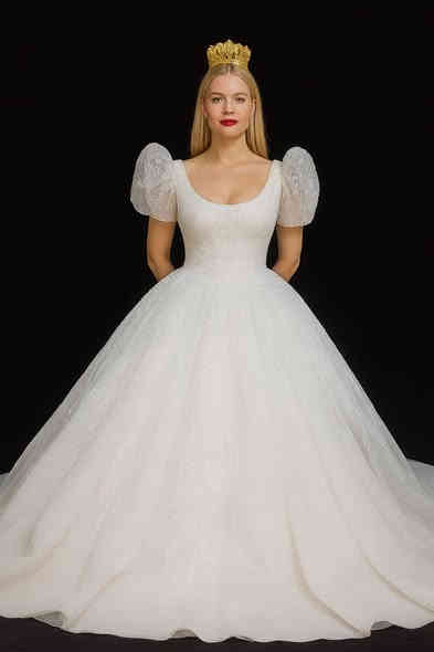 بدله زفاف استعمال مرة وحدة براند  تصميم احمد البديري تتصغر وتتكبر بيها قيطان جميع القياسات السعر وي التوصيل ١٠٠ الف ***********
