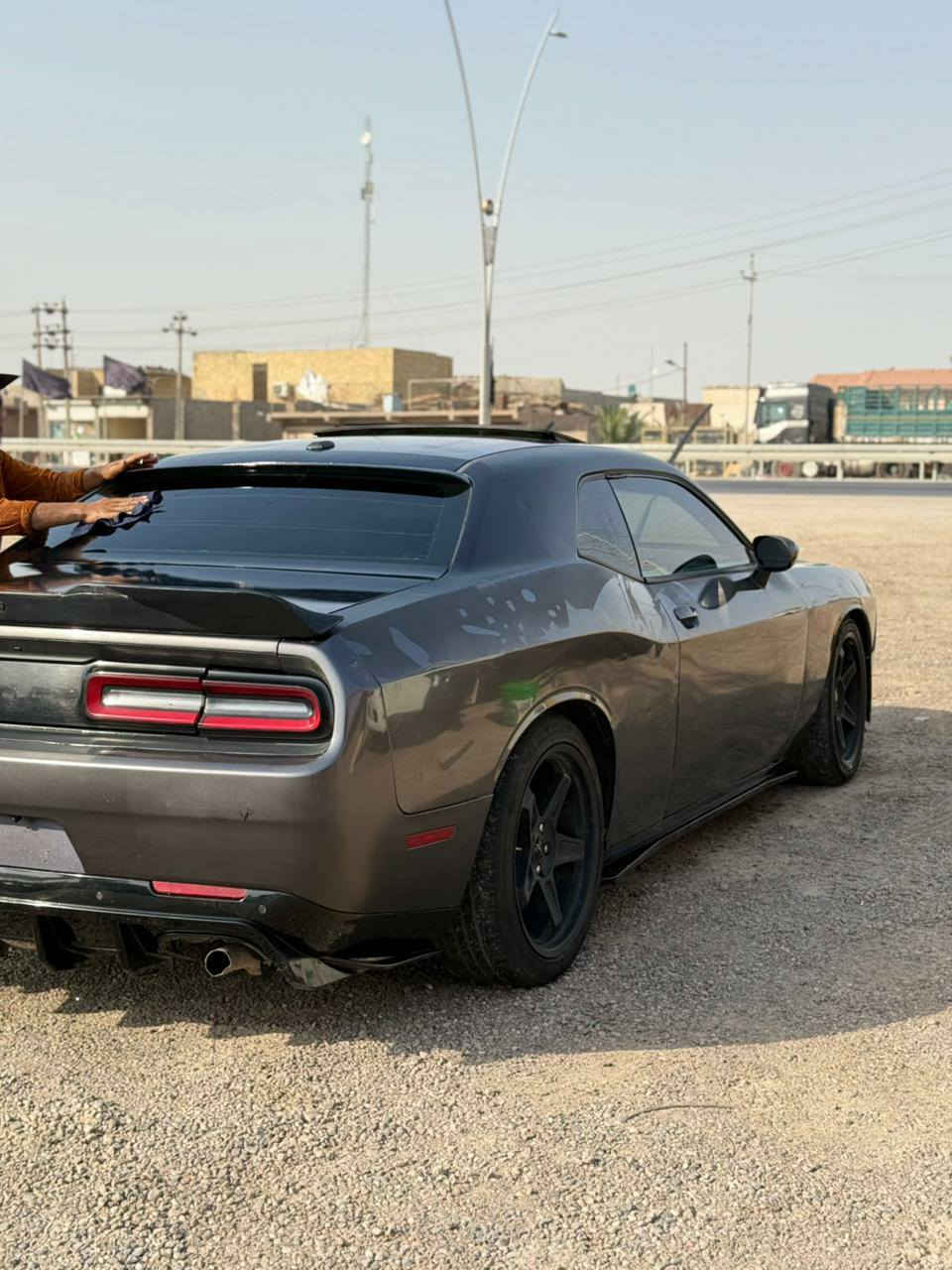 للبيع دوج جالنجر  موديل 2013 RT
محدثة 2020 فول مواصفات 
 مكينه وكير مكفولات 
تبريد شغال 
تدفئه بلكشنات
تندة كشف
شفتات تحكم 
صوت طلقات فدشي 
 القرفة نضافه فول
كهربائيات كله جديد 
حداديه ستوني مبدله جديده
تحويل ثاني يوم  
مكاني البصرة

ضربته تكمه فقط  ما بيه اي  ضربه
سعر ب120 وبيه مجال قليل  
***********
