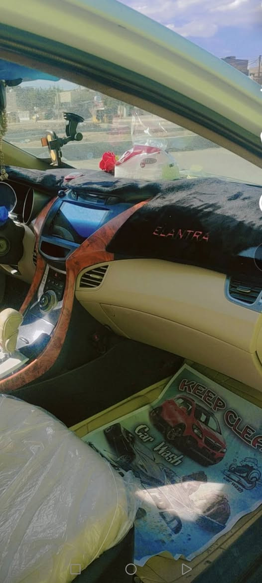 السلام عليكم سيارة النترا ٢٠١٢ محرك ١٨٠٠ مدينة الصدر ***********
السعر شدة و١٨
