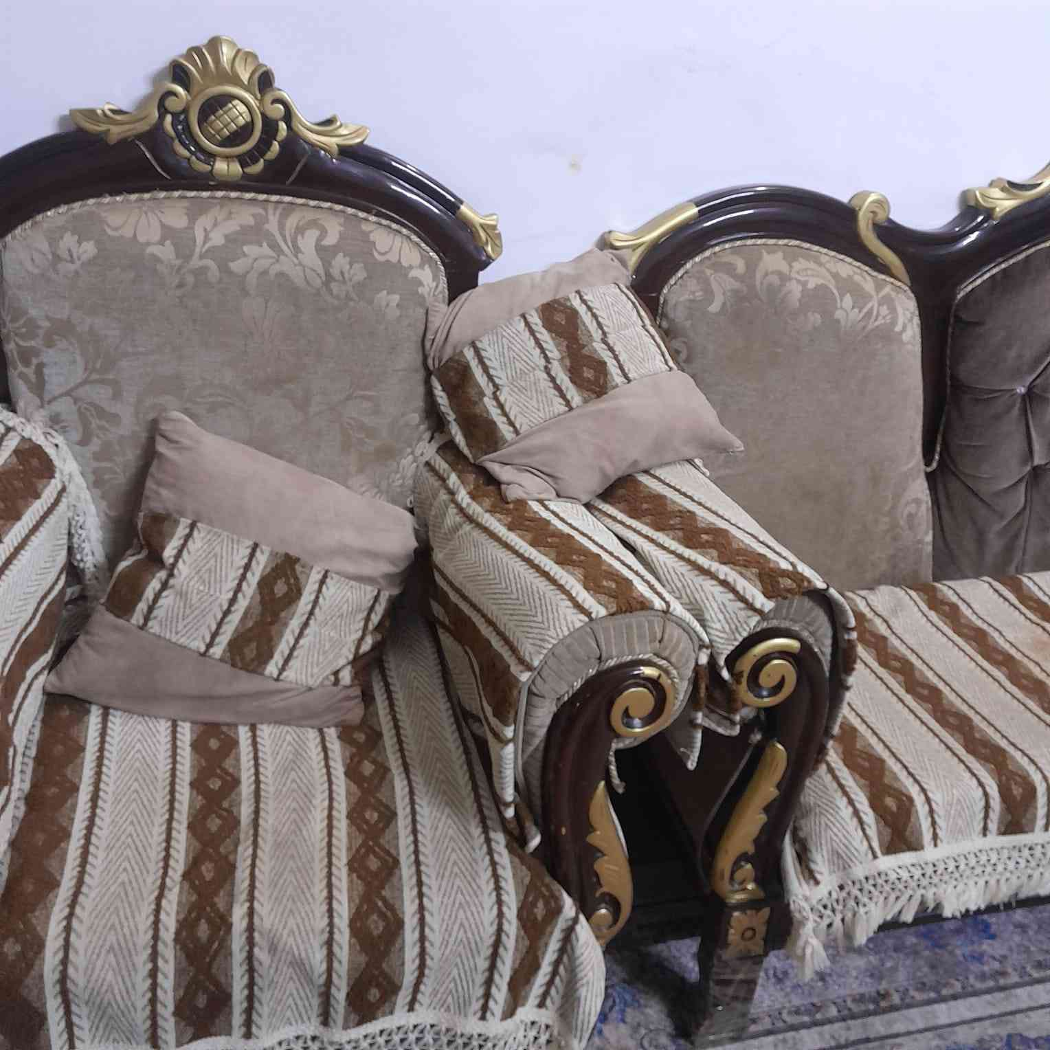 سلام عليكم بيع مستعجل تخم والبردات السعر 500 العنوان بغداد الاتصال ***********
