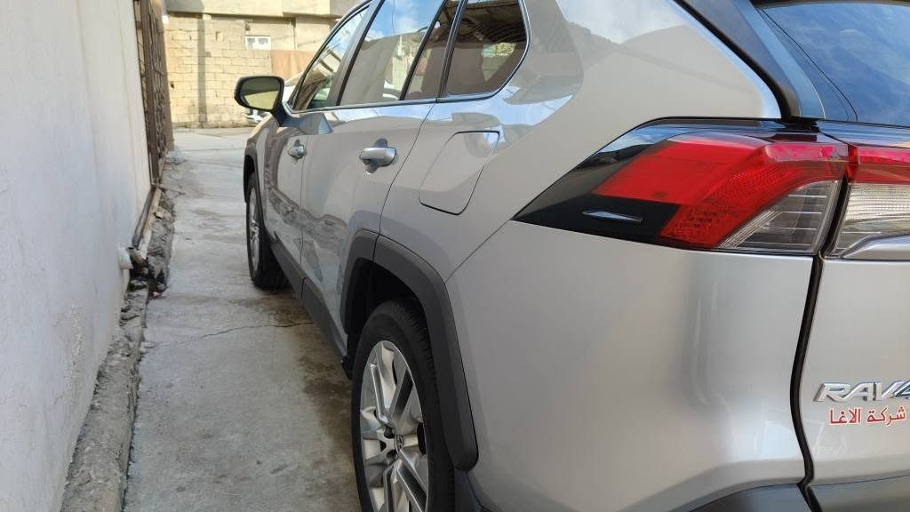 السلام عليكم
تويوتا راف فور موديل2021 وارد امريكي مواصفات XLE  فول ماشية 83 الف كيلو ما يعادل 51 الف ميل حادثها فقط صبغ جامرلغ طرف السكن  بدون ايرباك كلها سليمة سنوية ورقم كلها جديدة وبيها بطاقة بنزين 
معرض الرواسي كركوك
***********

السعر مذكور وبيها مجال بسيط كركوك, العراق
