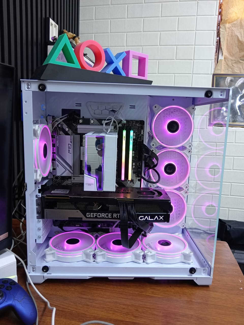 مراوس ابطح شعندك نزل مكاني البصره موصفات pc مواصفات تجميعة الكمبيوتر الاحترافية:
المعالج (CPU): Intel Core i5-12400F.
​كارت الشاشة (GPU): GALAX GeForce RTX 3080 (إصدار 3 مراوح تبريد).
​المذربورد (Motherboard): ASRock B760 Pro RS/D4 (تدعم رامات DDR4).
​باور سبلاي (PSU): MSI MAG A750GL (بقوة 750 واط، شهادة 80+ Gold، يدعم PCIe 5.0).
​مبرد المعالج (CPU Cooler): LovingCool AP-600 (هوائي، 6 أنابيب نحاسية، إضاءة ARGB مع شاشة عرض حرارة).
​الهارد (Storage): Lexar NM620 256GB M.2 NVMe SSD.
​الكيس (Case): كيس بانورامي أبيض احترافي (زجاج أمامي وجانبي) مزود بـ 10 مراوح RGB.


**إذا كنت صاحب هذا الإعلان وتريد حذفه لأي سبب، رجاءا أرسل رسالة إلى الدعم الفني**