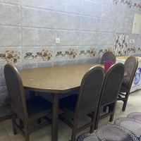 ميزز طعام 6 كراسي خشب قوي ثكيل . يرادله صبغ ويترتب. السعر 150 وبي مجال...