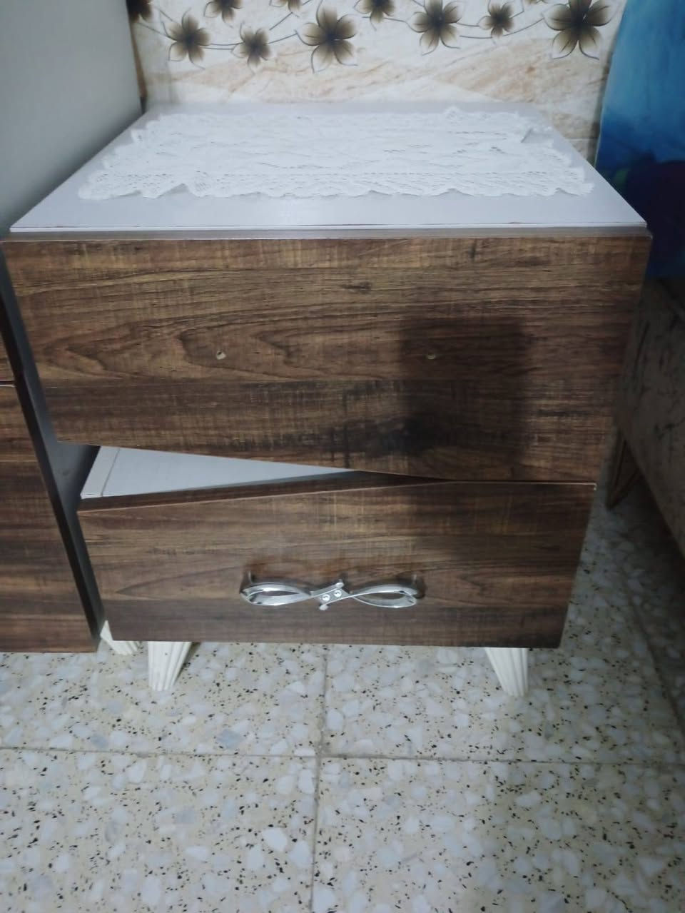 غرفه نوم تركيه
جرارات سحب 
مكانه حي العدل 
5قطع 
البيع او مراوس بجديده وانطي فرق


**إذا كنت صاحب هذا الإعلان وتريد حذفه لأي سبب، رجاءا أرسل رسالة إلى الدعم الفني**