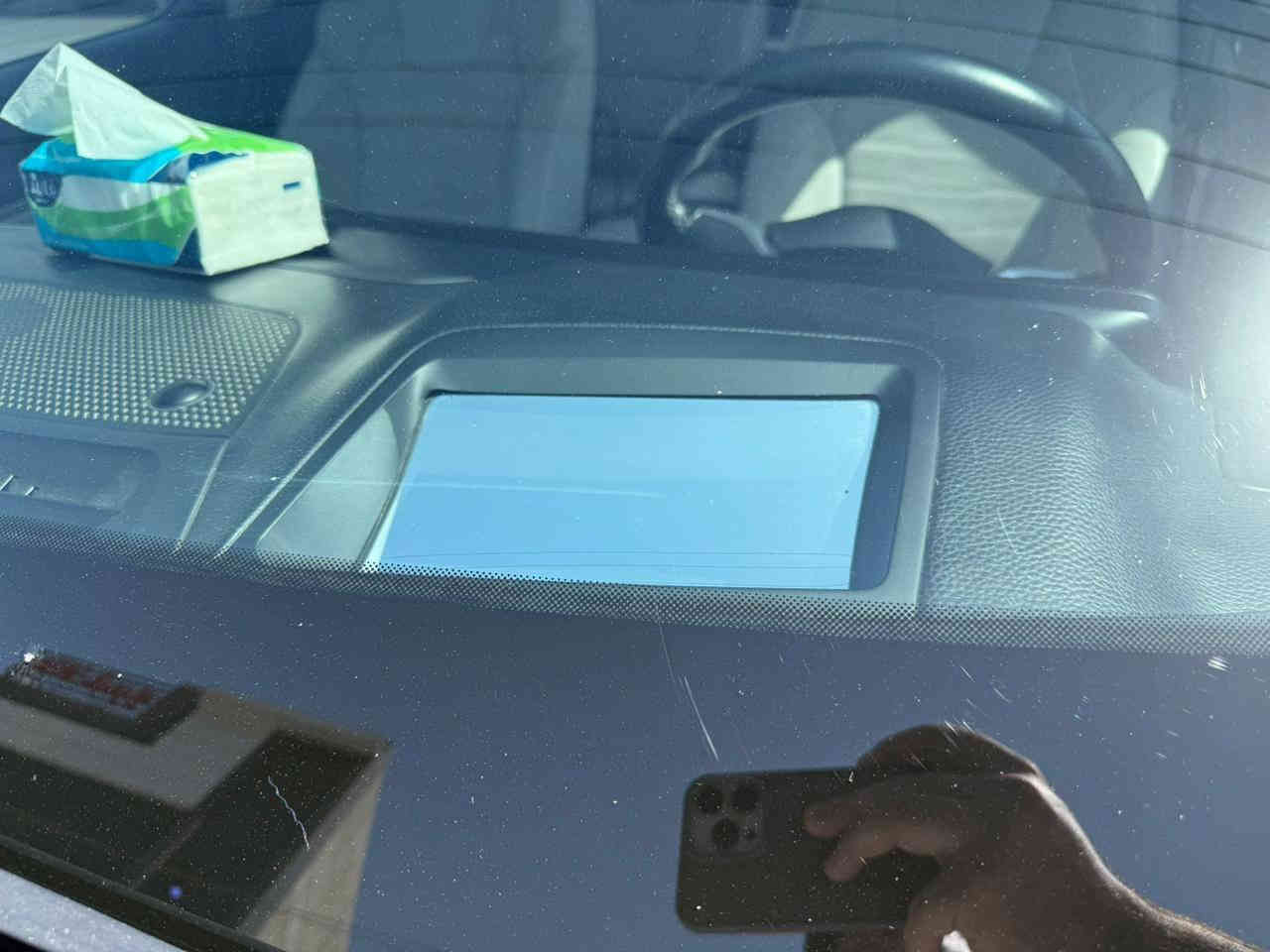 تلي رايد موديل 2023 ابيض  
حادثه موضح بل تصوير كلش بسيط وبدون تبديل ولا قطعة فقط صبغ ربع البنيد السيارة فول مواصفات 5️⃣ كامرات داتا شو يعني كلشي بيها 
السعر 320
مكانها في بغداد 
***********
