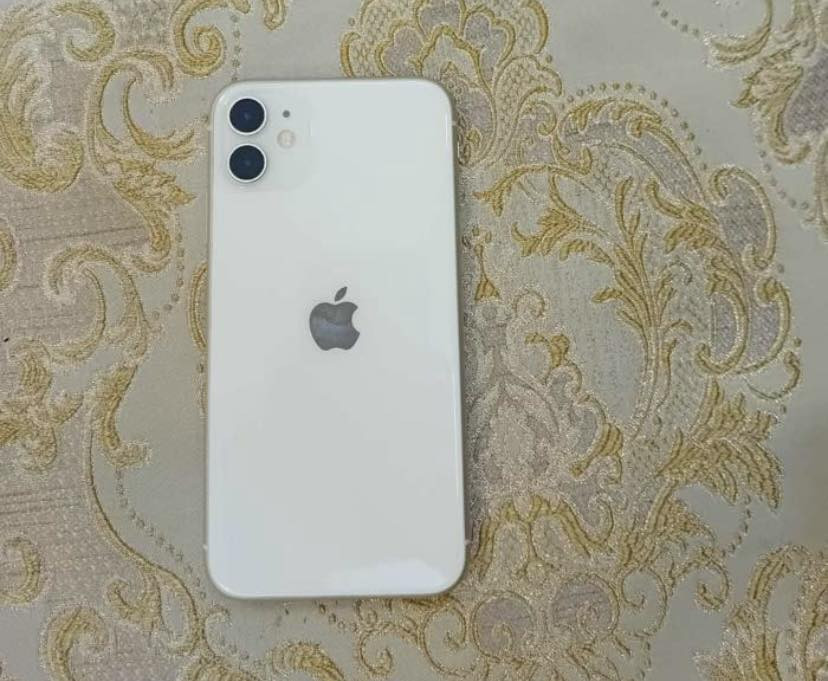 فون 11 عادي ذاكره 128 بطاريه 76  مفطوره شاشه فون ممفتوح للاستفسار *********** واتساب عنوان بغداد سعر 130
